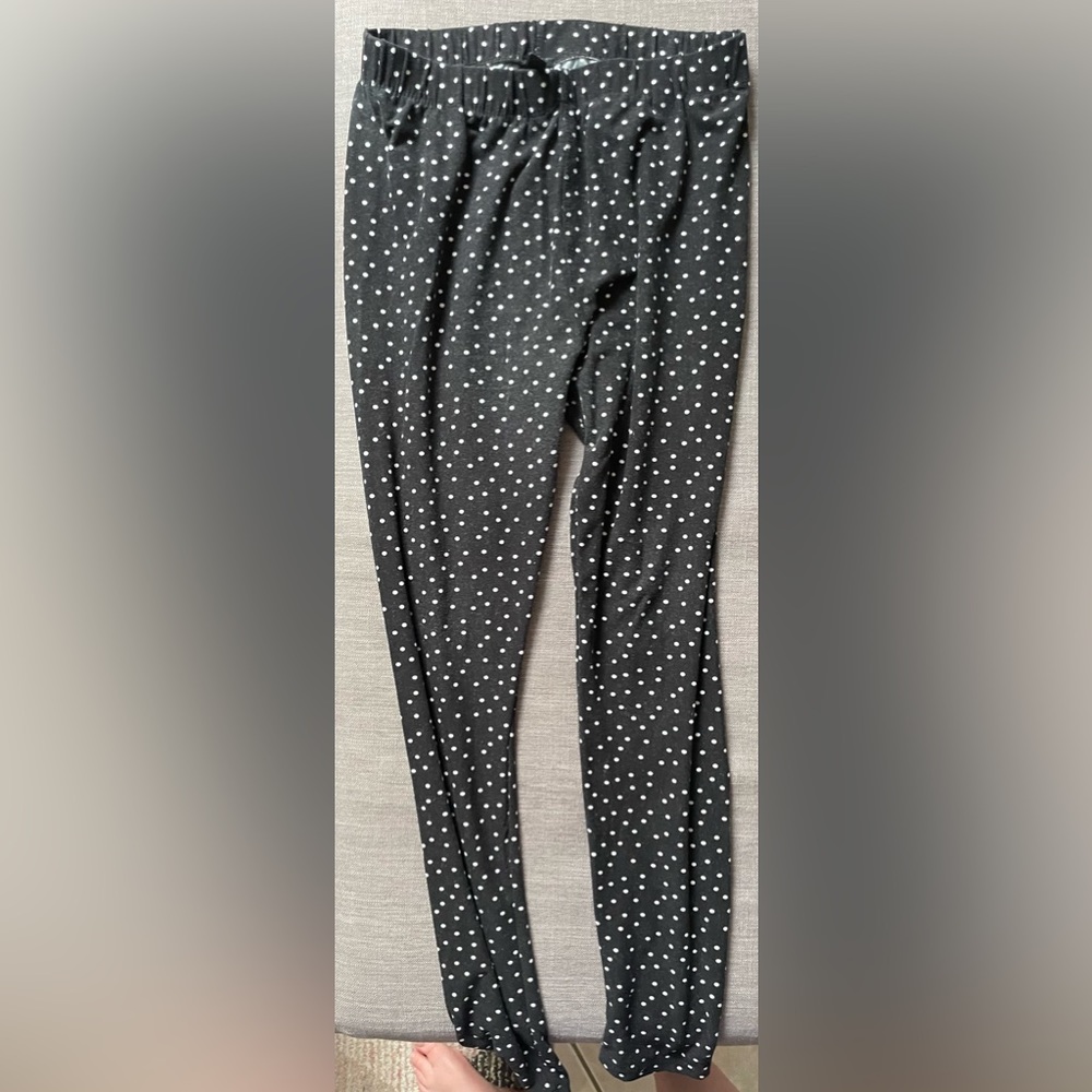 Black and white poke a dot leggings